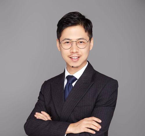 何刚 资料,解码创新领袖的智慧与成就