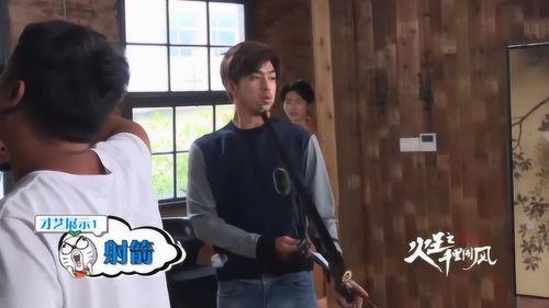 火王陈柏霖拍摄花絮,光影交织的青春演绎